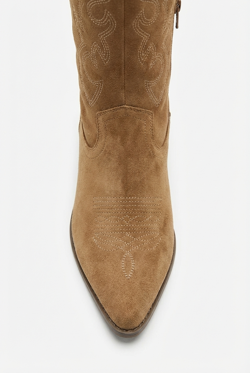 Ava – Santiag en Daim Camel Brodée Style Cowboy