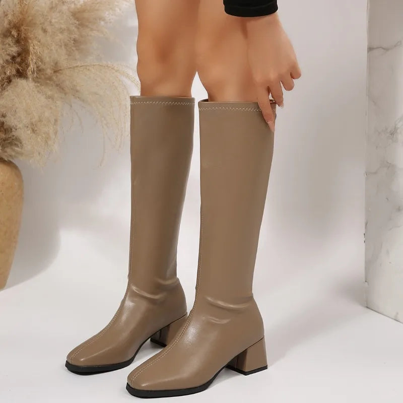Charlotte – Bottes Noires à Talon Classique